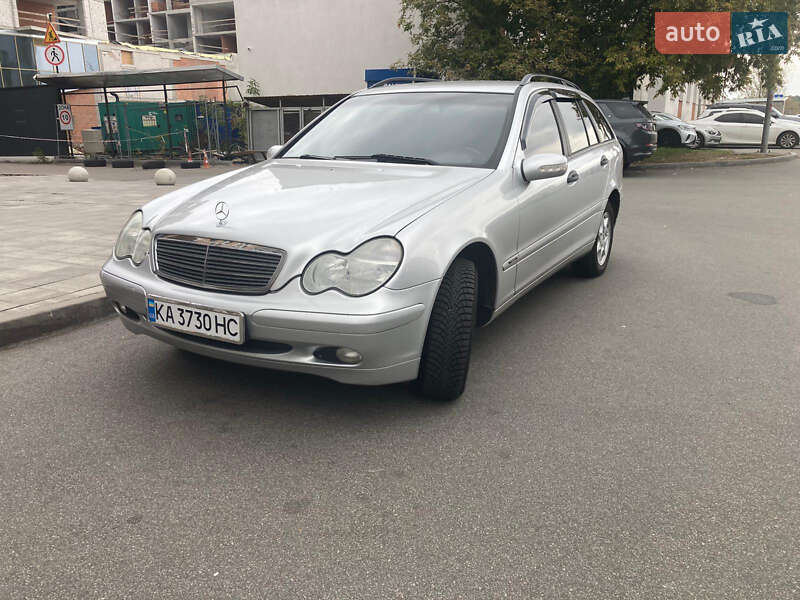 Універсал Mercedes-Benz C-Class 2003 в Києві фото 11 Універсал Mercedes-Benz C-Class 2003 в Києві