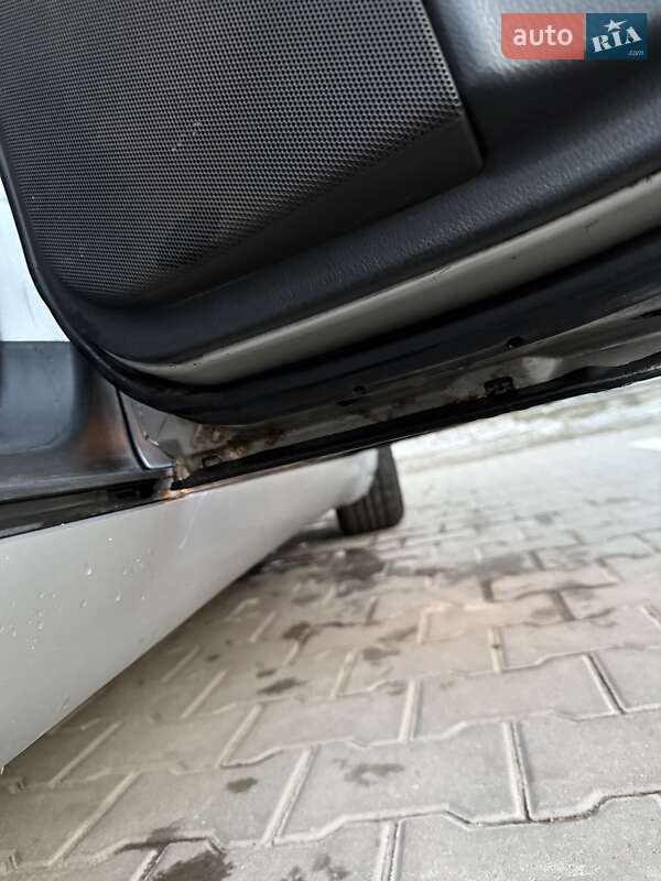 Седан Mercedes-Benz C-Class 2001 в Миколаєві фото 14 Седан Mercedes-Benz C-Class 2001 в Миколаєві