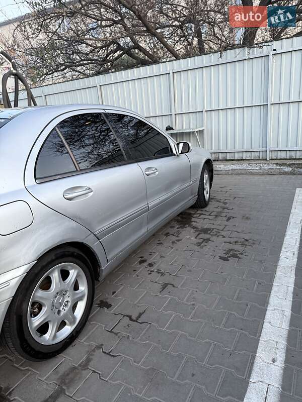 Седан Mercedes-Benz C-Class 2001 в Миколаєві фото 20 Седан Mercedes-Benz C-Class 2001 в Миколаєві