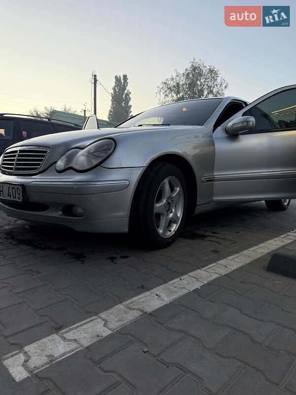 Седан Mercedes-Benz C-Class 2001 в Миколаєві фото 25 Седан Mercedes-Benz C-Class 2001 в Миколаєві