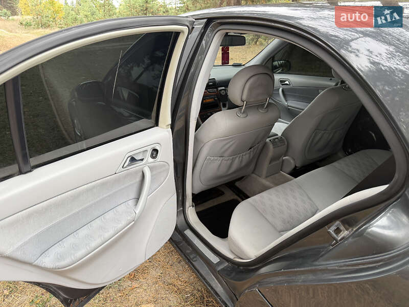 Седан Mercedes-Benz C-Class 2000 в Ахтырке