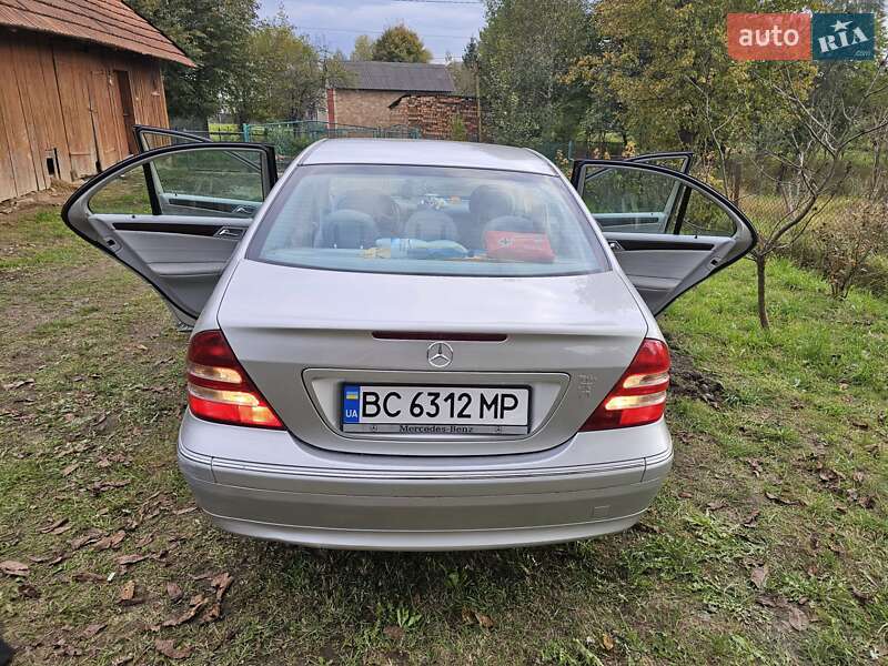 Седан Mercedes-Benz C-Class 2003 в Дрогобыче фото 23 Седан Mercedes-Benz C-Class 2003 в Дрогобыче