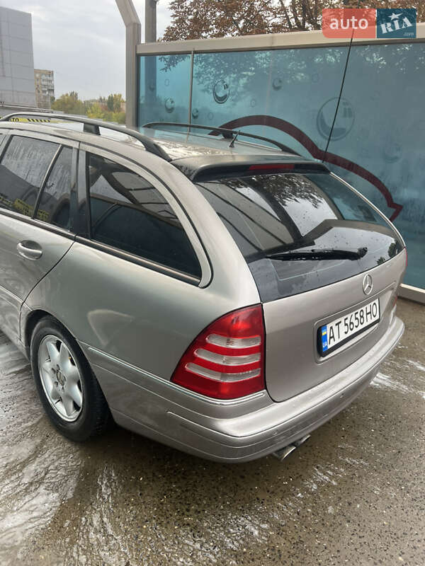 Универсал Mercedes-Benz C-Class 2002 в Кривом Роге