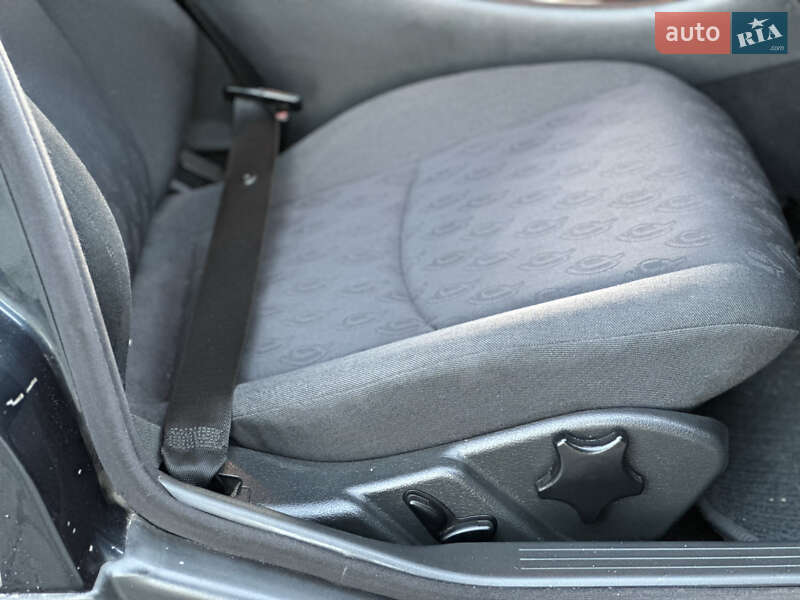 Седан Mercedes-Benz C-Class 2001 в Жовкве