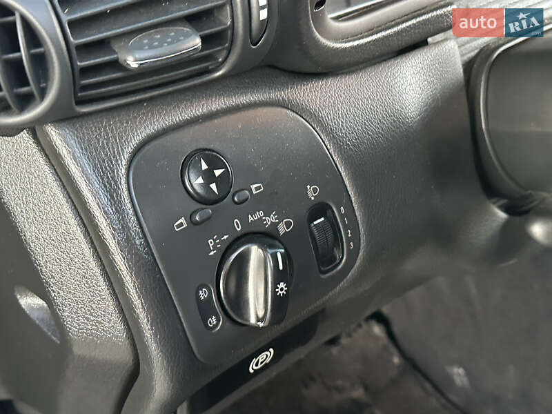 Седан Mercedes-Benz C-Class 2001 в Жовкве