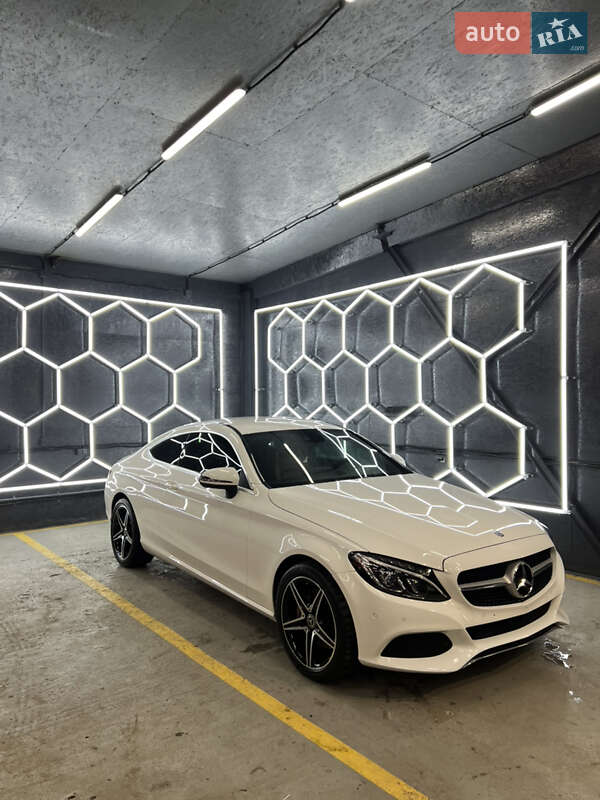 Купе Mercedes-Benz C-Class 2016 в 