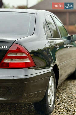 Седан Mercedes-Benz C-Class 2003 в 