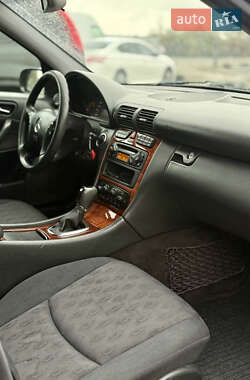 Седан Mercedes-Benz C-Class 2003 в 
