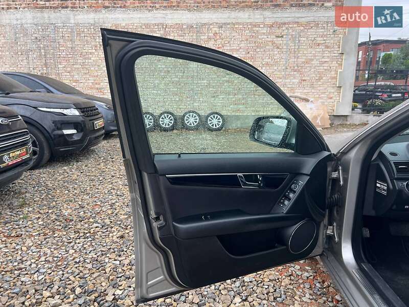 Седан Mercedes-Benz C-Class 2007 в Коломые