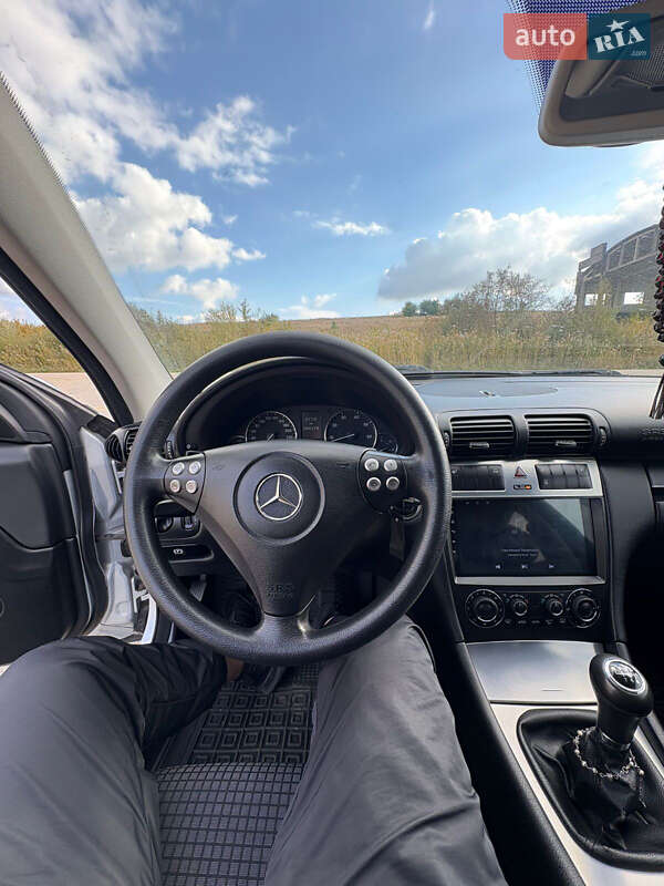 Купе Mercedes-Benz C-Class 2005 в Новояворовске