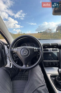Купе Mercedes-Benz C-Class 2005 в 