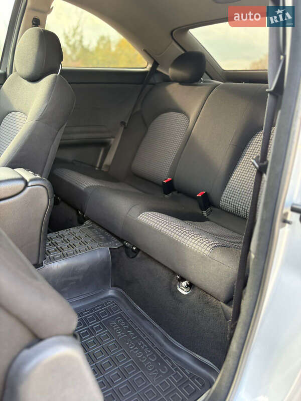 Купе Mercedes-Benz C-Class 2005 в Новояворовске