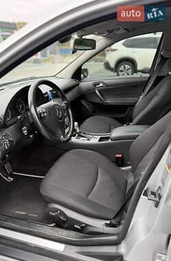 Седан Mercedes-Benz C-Class 2006 в 
