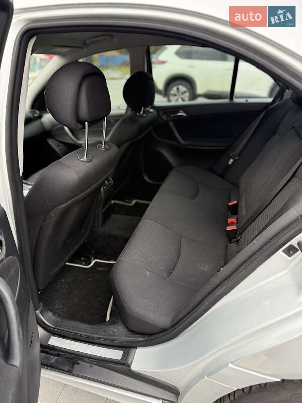 Седан Mercedes-Benz C-Class 2006 в Ірпені