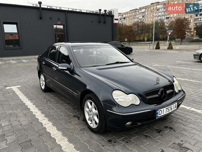 Седан Mercedes-Benz C-Class 2003 в Кривому Розі
