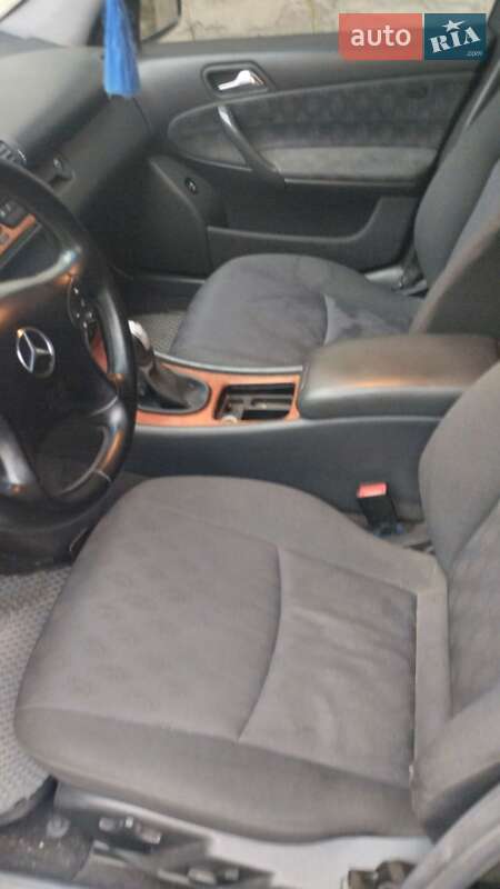 Седан Mercedes-Benz C-Class 2002 в Харькове