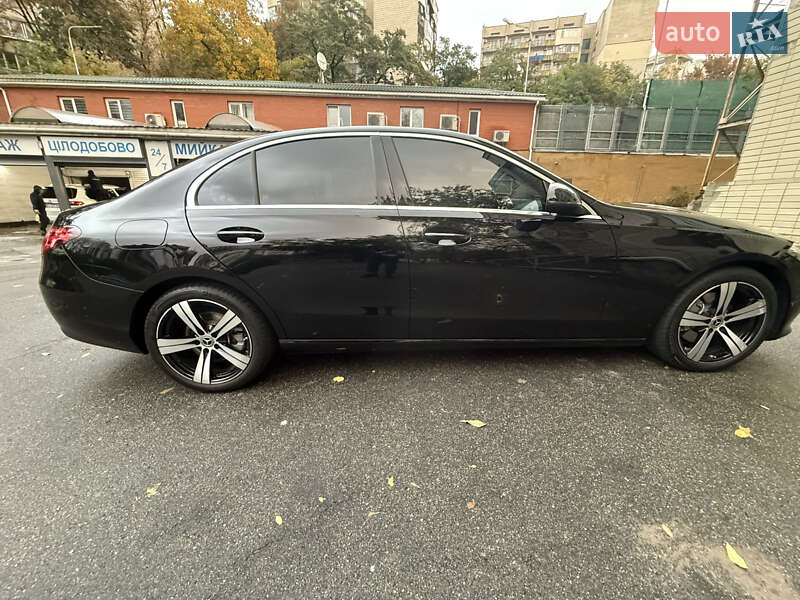 Седан Mercedes-Benz C-Class 2023 в Киеве