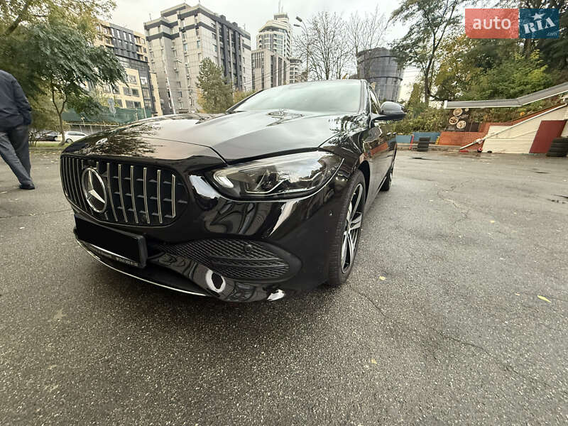Седан Mercedes-Benz C-Class 2023 в Киеве