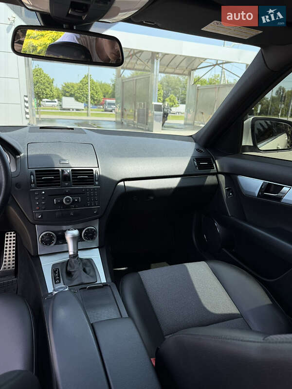 Универсал Mercedes-Benz C-Class 2008 в Мостиске