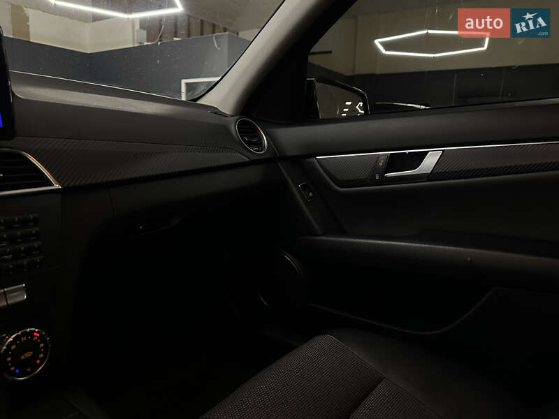 Седан Mercedes-Benz C-Class 2013 в Николаеве