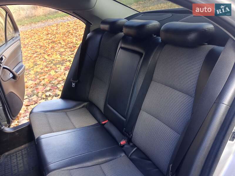 Седан Mercedes-Benz C-Class 2004 в Сумах