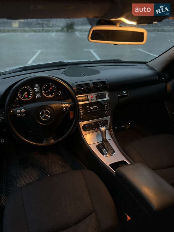 Седан Mercedes-Benz C-Class 2006 в Вінниці