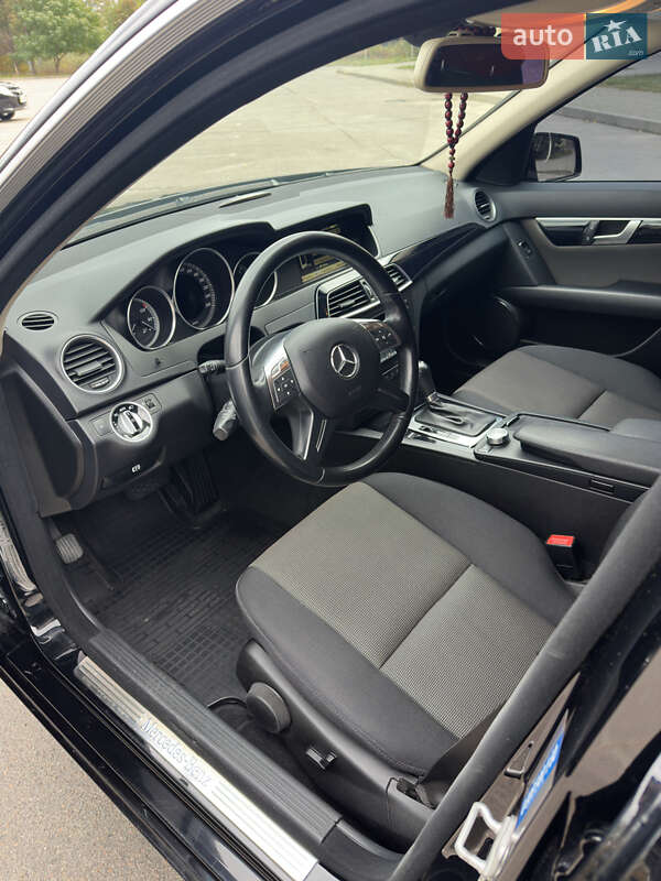 Седан Mercedes-Benz C-Class 2011 в Запоріжжі