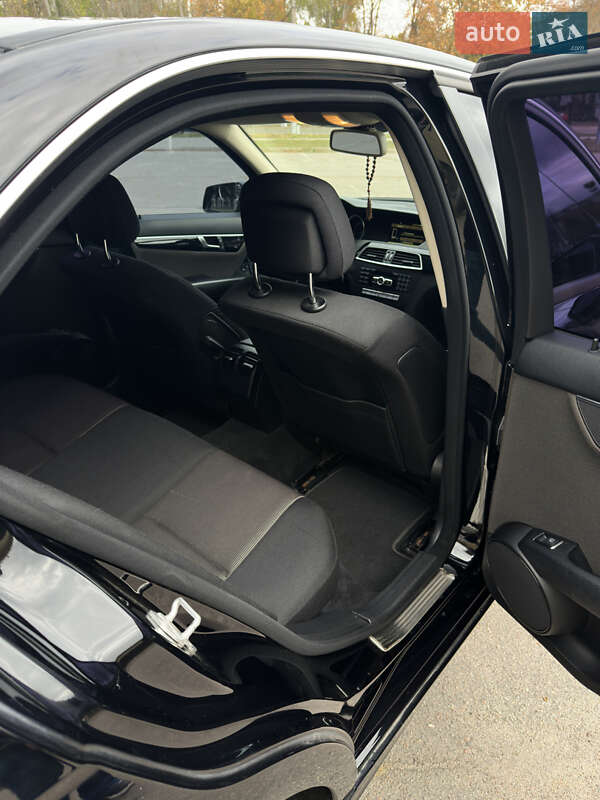 Седан Mercedes-Benz C-Class 2011 в Запоріжжі