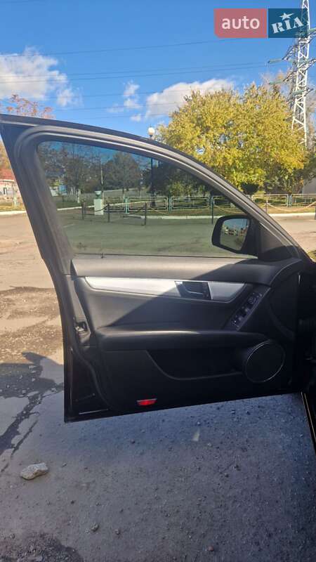 Універсал Mercedes-Benz C-Class 2008 в Києві фото 35 Універсал Mercedes-Benz C-Class 2008 в Києві