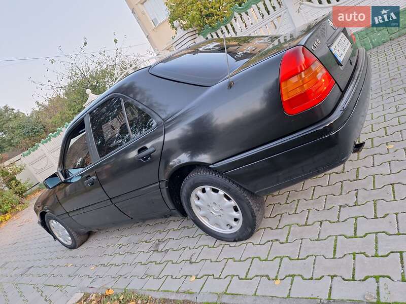 Седан Mercedes-Benz C-Class 1994 в Чернівцях