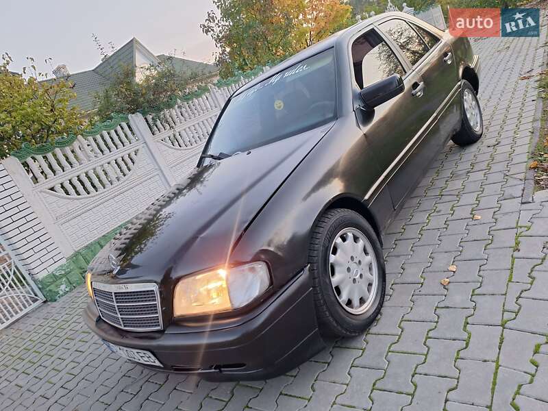 Седан Mercedes-Benz C-Class 1994 в Чернівцях