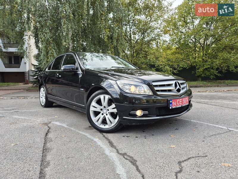 Седан Mercedes-Benz C-Class 2011 в Виннице