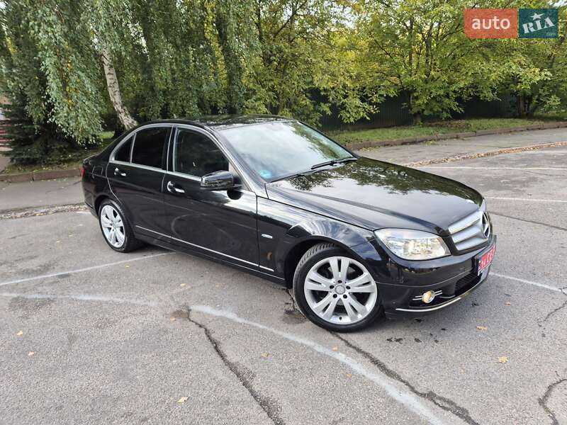 Седан Mercedes-Benz C-Class 2011 в Виннице