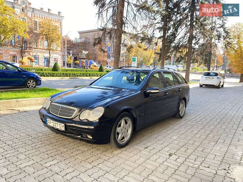 Універсал Mercedes-Benz C-Class 2003 в Запоріжжі
