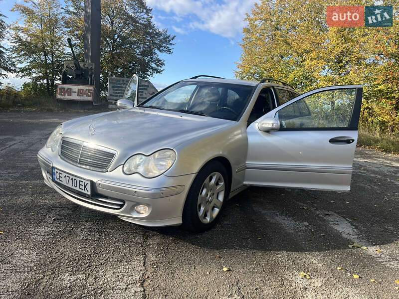 Універсал Mercedes-Benz C-Class 2004 в Кельменцях