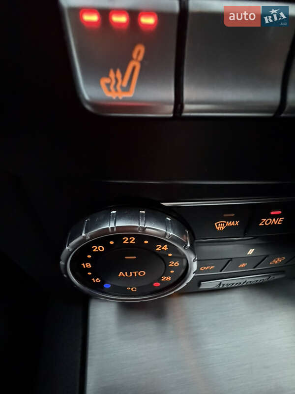Седан Mercedes-Benz C-Class 2011 в Києві