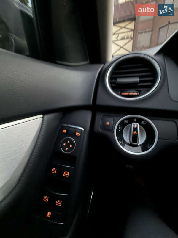 Седан Mercedes-Benz C-Class 2011 в Києві