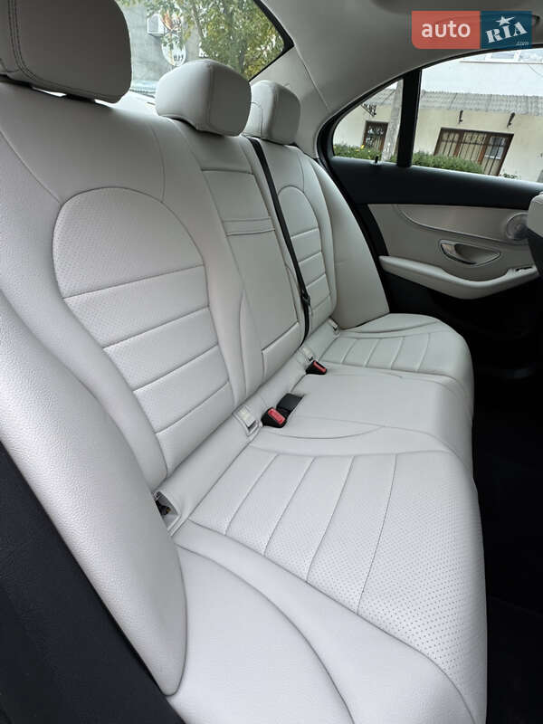 Седан Mercedes-Benz C-Class 2016 в Львове