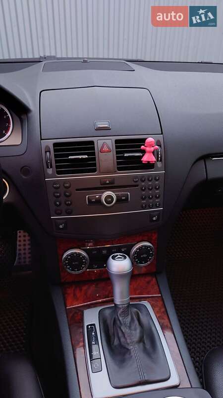 Седан Mercedes-Benz C-Class 2010 в Харькове фото 32 Седан Mercedes-Benz C-Class 2010 в Харькове