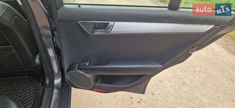 Універсал Mercedes-Benz C-Class 2011 в Дубні