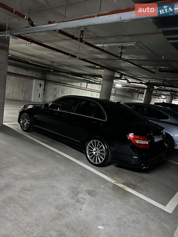 Седан Mercedes-Benz C-Class 2011 в Києві фото 18 Седан Mercedes-Benz C-Class 2011 в Києві