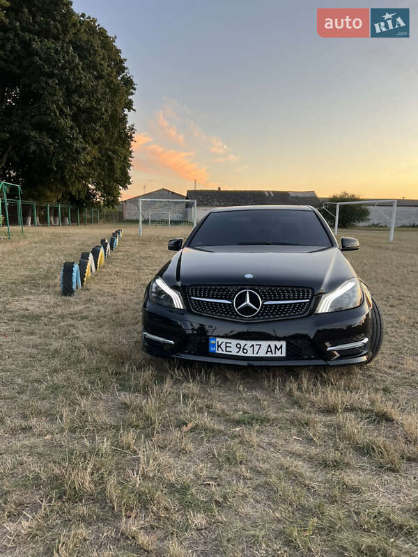 Седан Mercedes-Benz C-Class 2011 в Києві фото 25 Седан Mercedes-Benz C-Class 2011 в Києві
