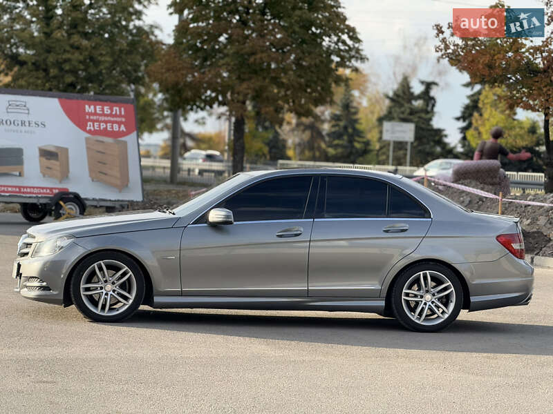 Седан Mercedes-Benz C-Class 2012 в Днепре