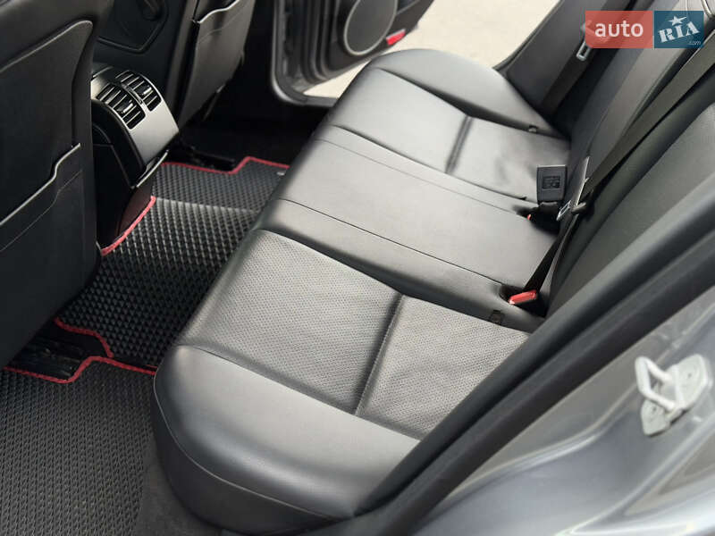 Седан Mercedes-Benz C-Class 2012 в Днепре