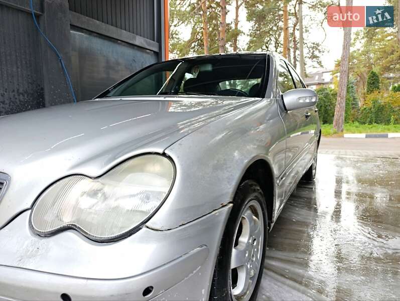 Седан Mercedes-Benz C-Class 2001 в Житомире