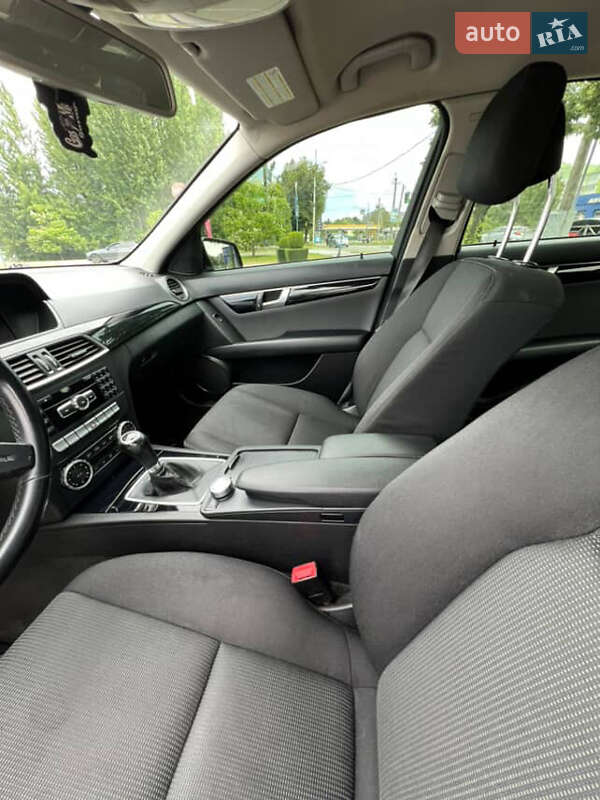 Седан Mercedes-Benz C-Class 2011 в Волковинцы фото 3 Седан Mercedes-Benz C-Class 2011 в Волковинцы