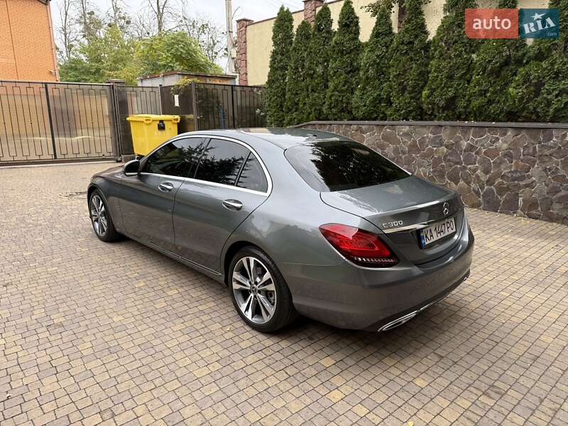 Седан Mercedes-Benz C-Class 2018 в Києві фото 10 Седан Mercedes-Benz C-Class 2018 в Києві