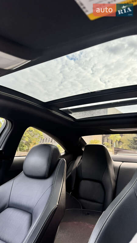 Седан Mercedes-Benz C-Class 2013 в Днепре