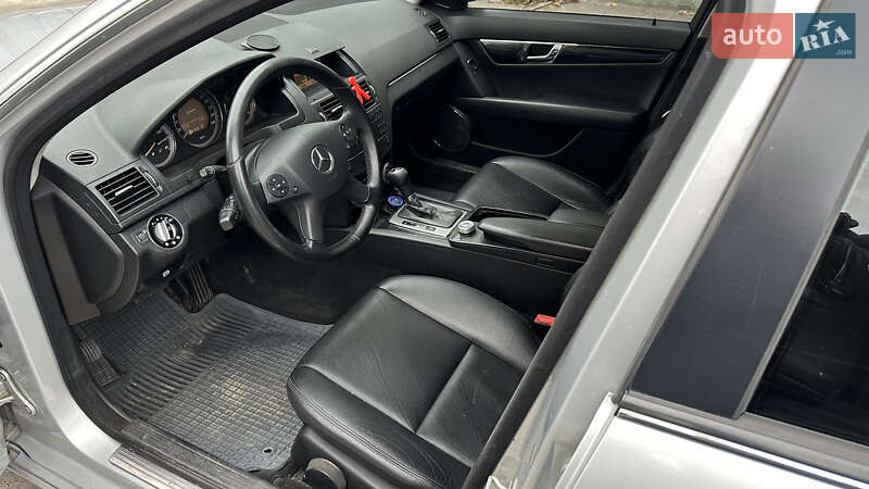 Універсал Mercedes-Benz C-Class 2009 в Києві