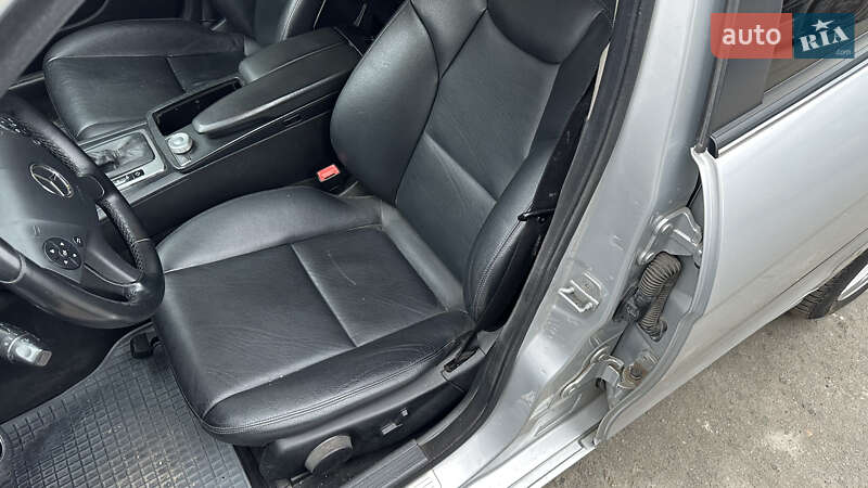 Універсал Mercedes-Benz C-Class 2009 в Києві